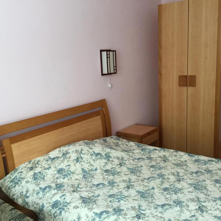 Hostel Edem Bishkek Tokoldosh Buitenkant foto
