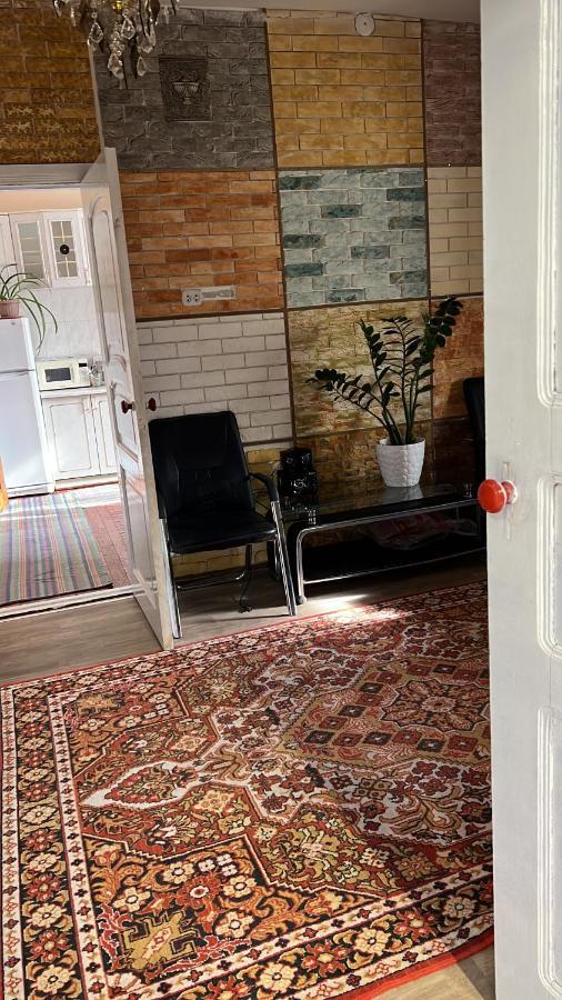 Hostel Edem Bishkek Tokoldosh Buitenkant foto