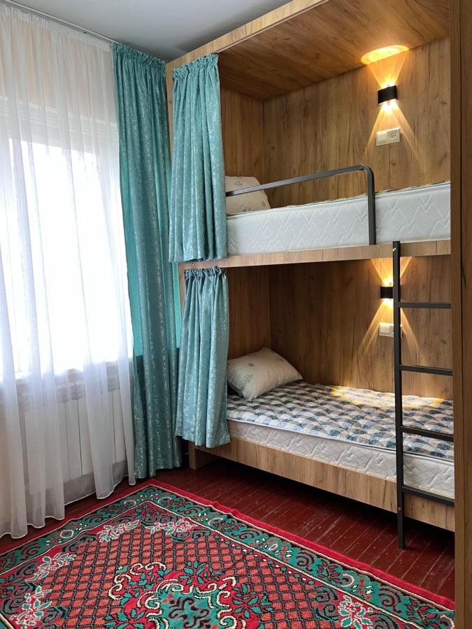 Hostel Edem Bishkek Tokoldosh Buitenkant foto